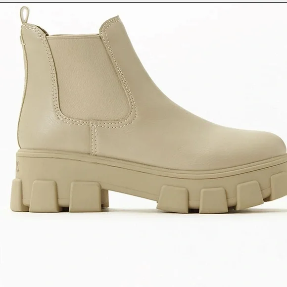 Circus NY Women's Darielle Ankle Boot Black 5.5 Medium　並行輸入品 Circus Ny Darielle Boot Sam Edelman Circus NY By Sam Edelman Women\u0027s  Darielle Lug Sole Chelsea Boots